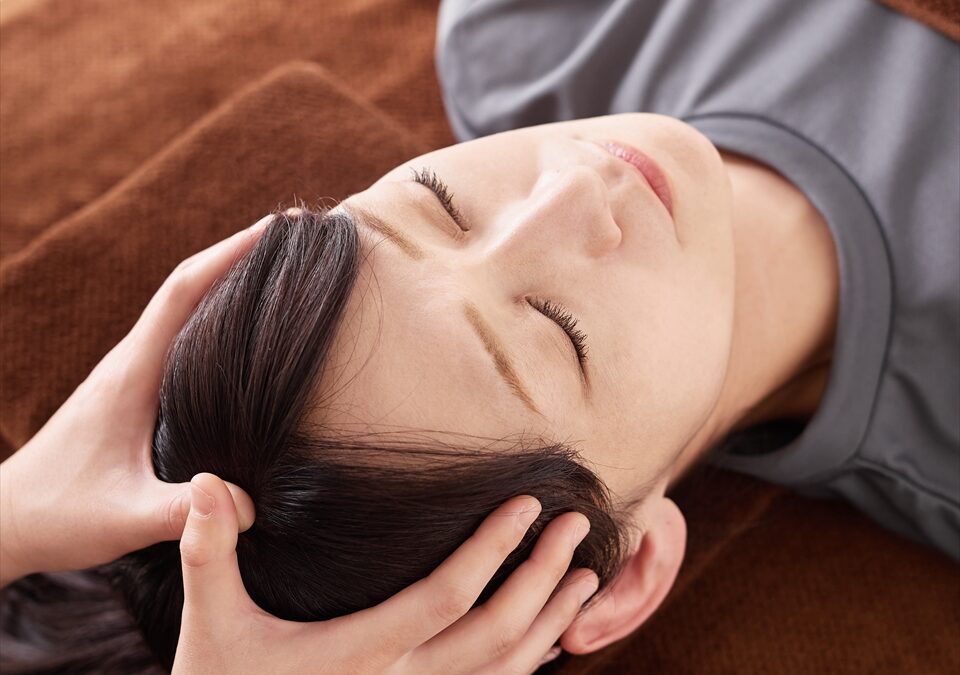暑さでバテ気味の脳に。今こそ試したいドライヘッドスパの癒し効果